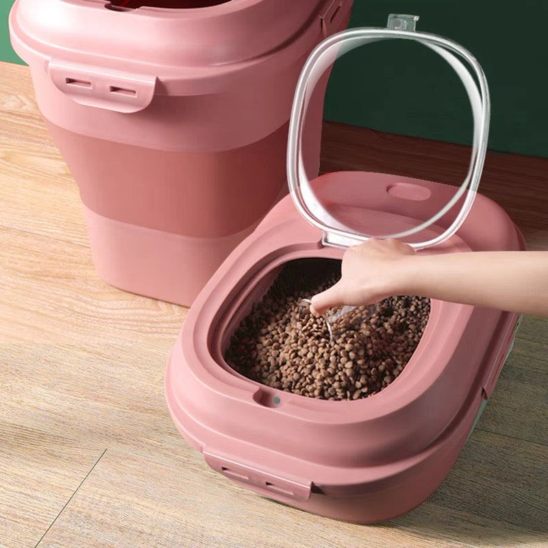 Pet food storage container (foldable)